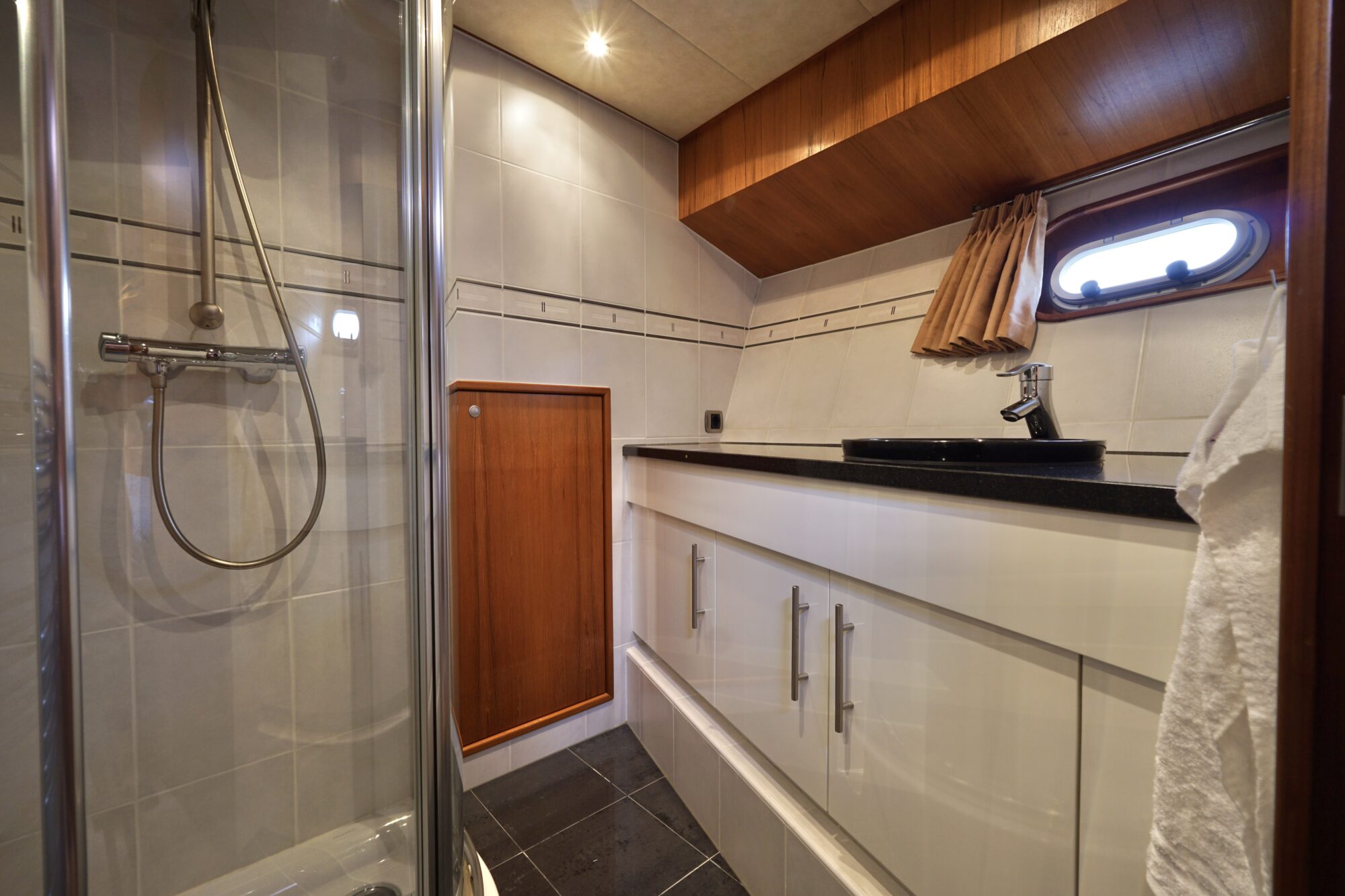 Van den Hoven Exclusive 18.00 VS