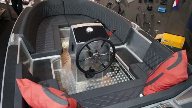 Van Vossen 600 Tender & ZONDAGS GEOPEND