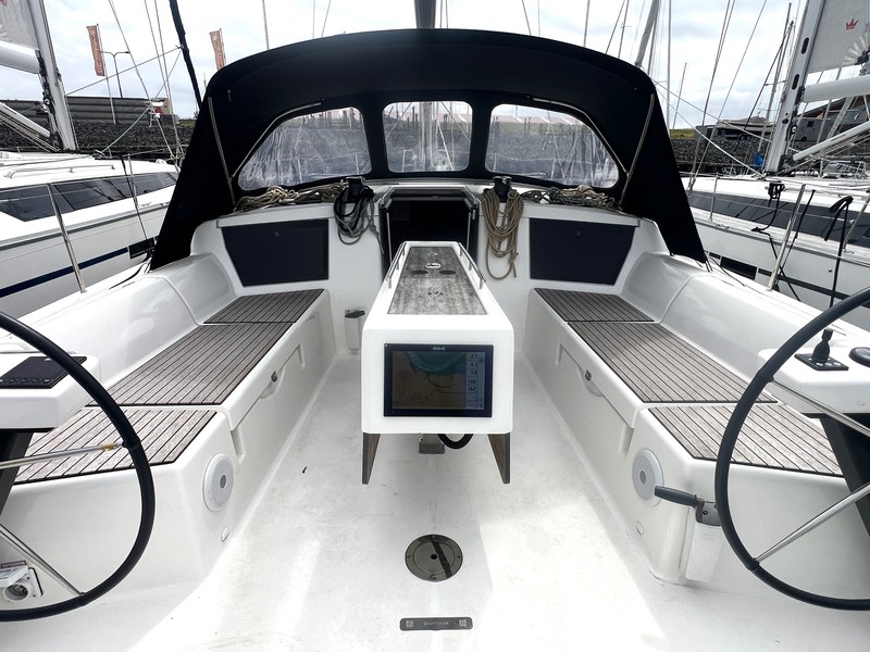 Dufour 430 GL