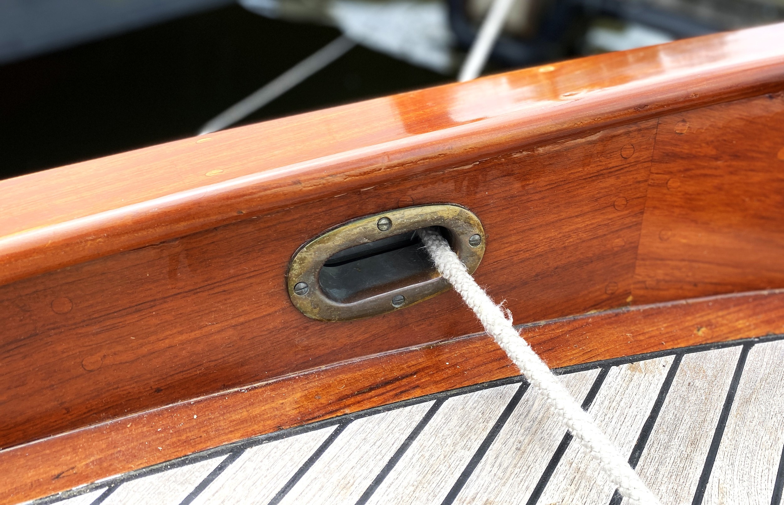 Scherpel Kajuitsloep Teak/ Mahonie