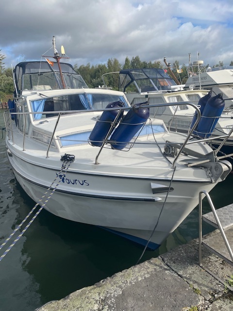 Broom Ocean 37