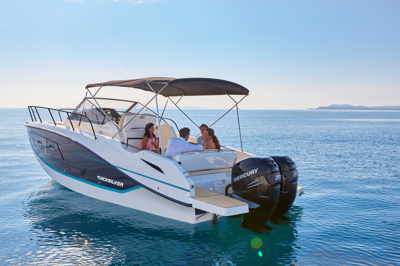 Quicksilver 875 Sundeck