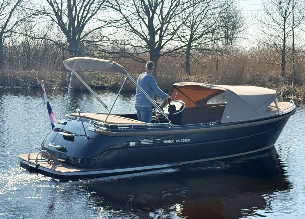 Primeur 715 Tender