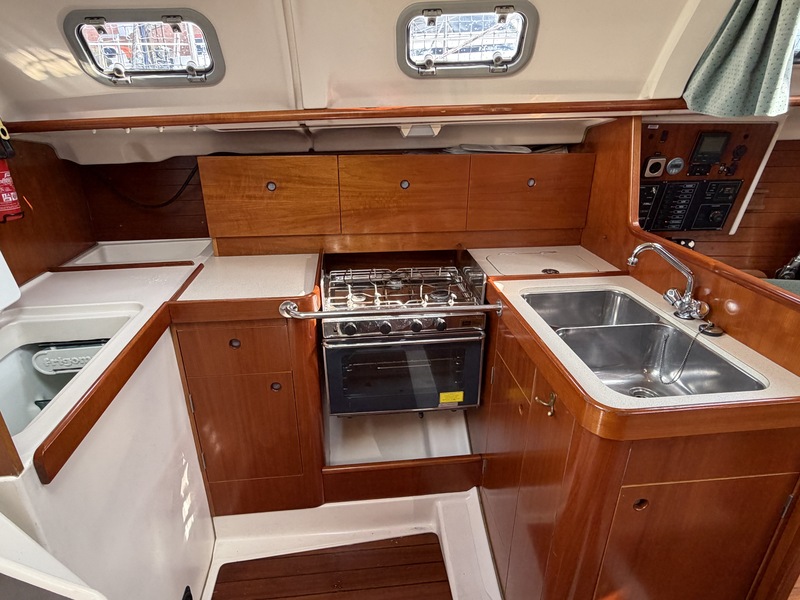 Beneteau Oceanis 321