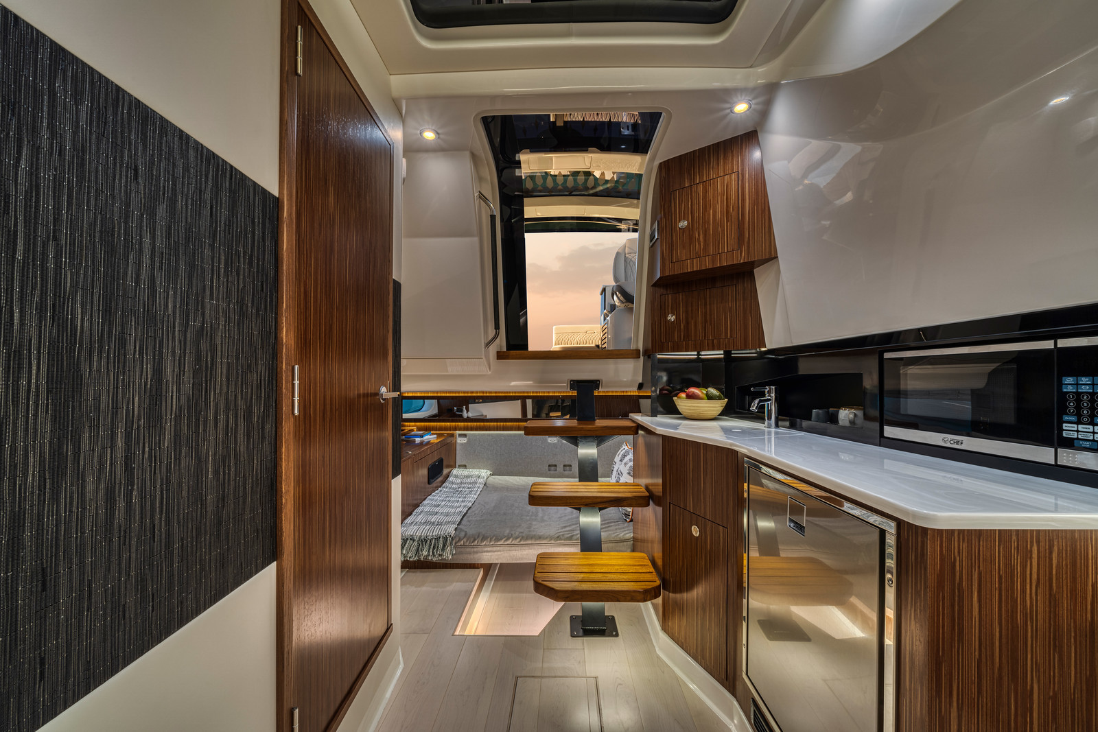 Sea Ray Sundancer 370