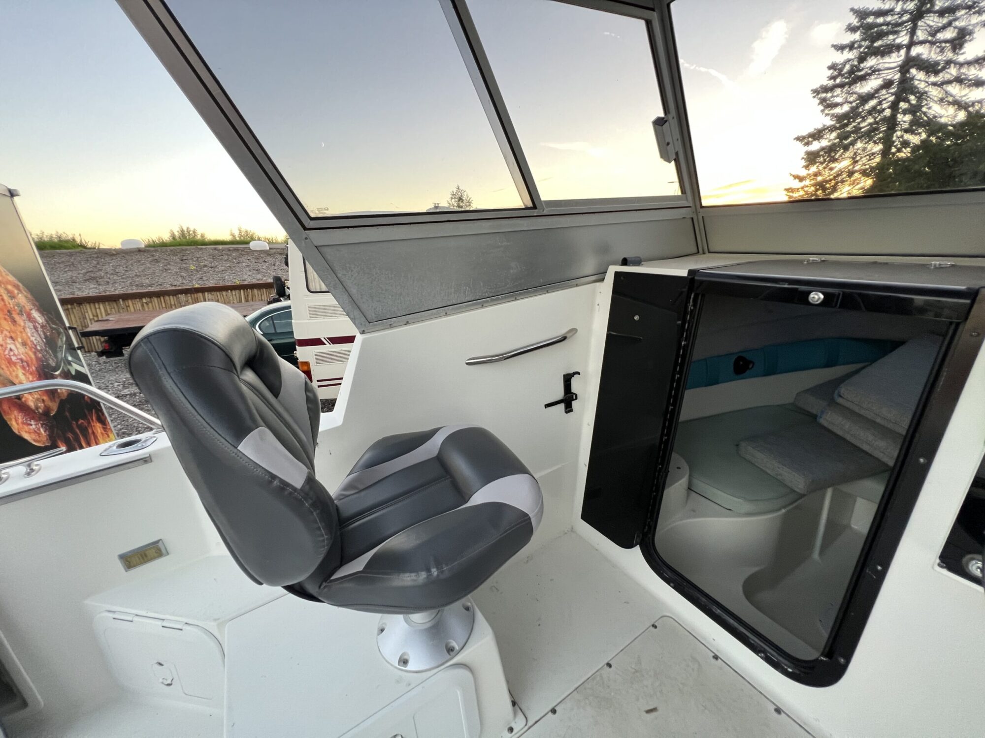 Celebrity 2500 Fish Hawk