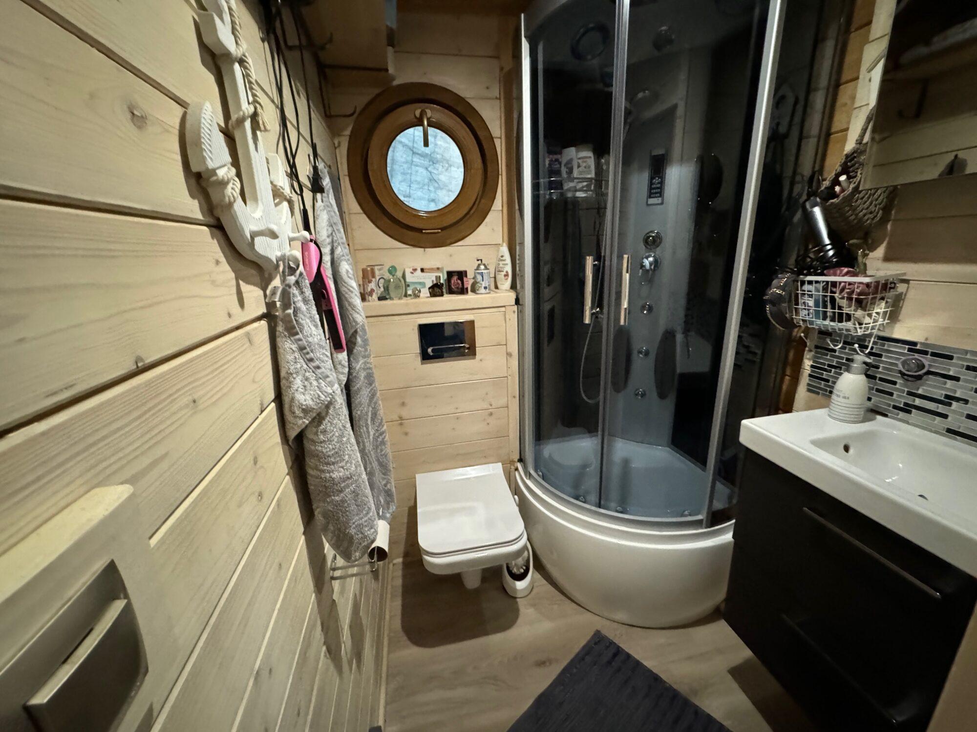 H2O Boats Houseboat 12.50