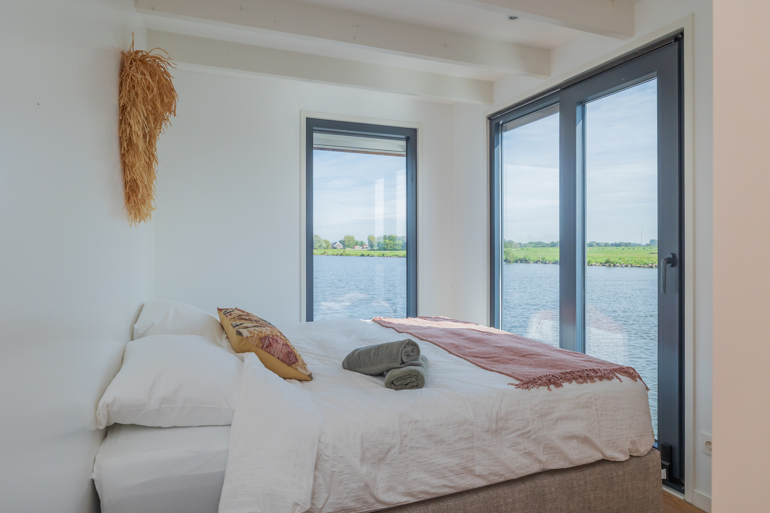 Surla (met Tender) Houseboat 15 Volledig Elektrisch With Charter