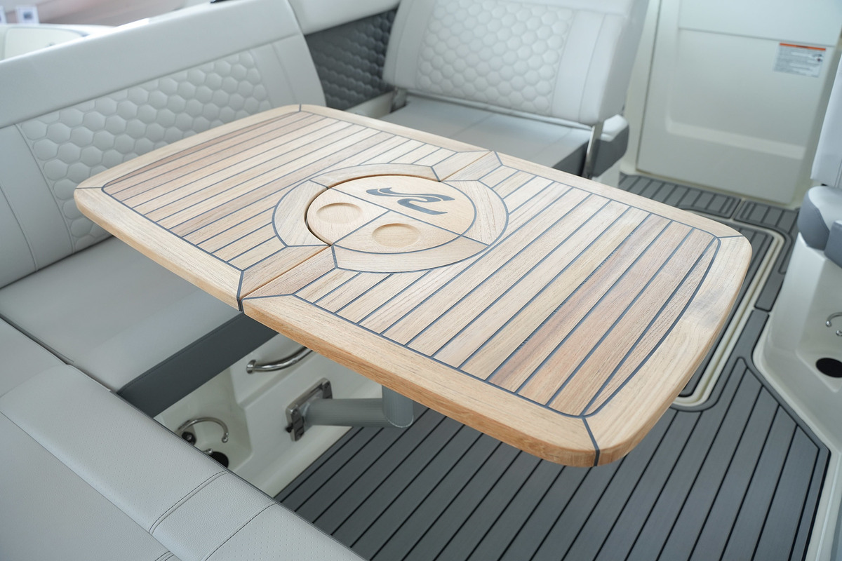 Sea Ray SDX 250