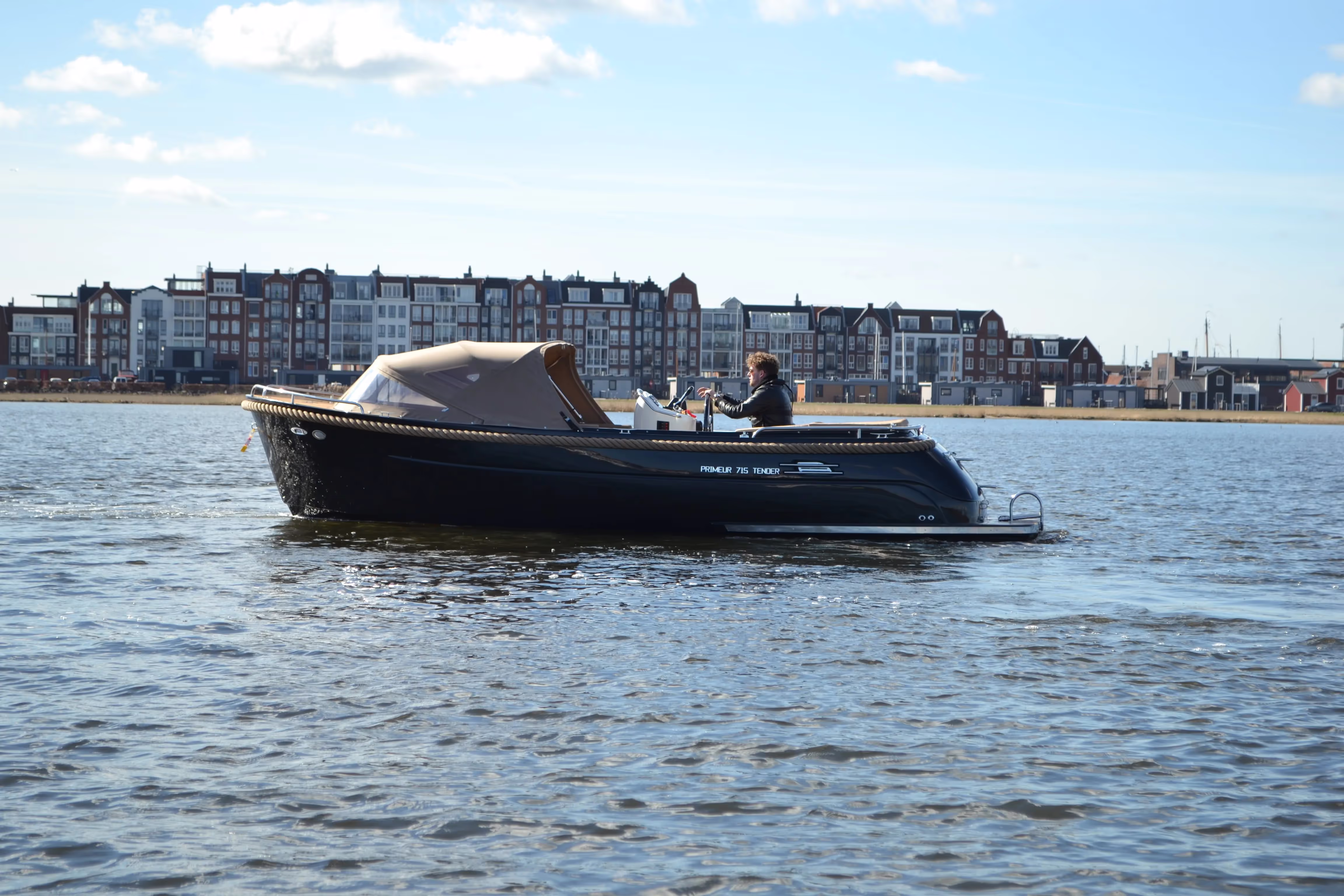 Primeur 715 Tender