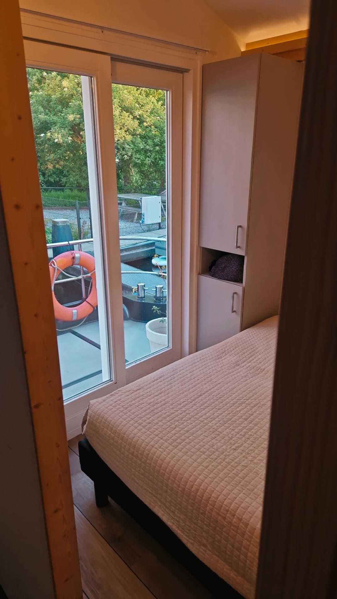 HOMESHIP Houseboat In AMSTERDAM -ZUID VaarChalet 1250D Luxe Goed Varende Houseboat