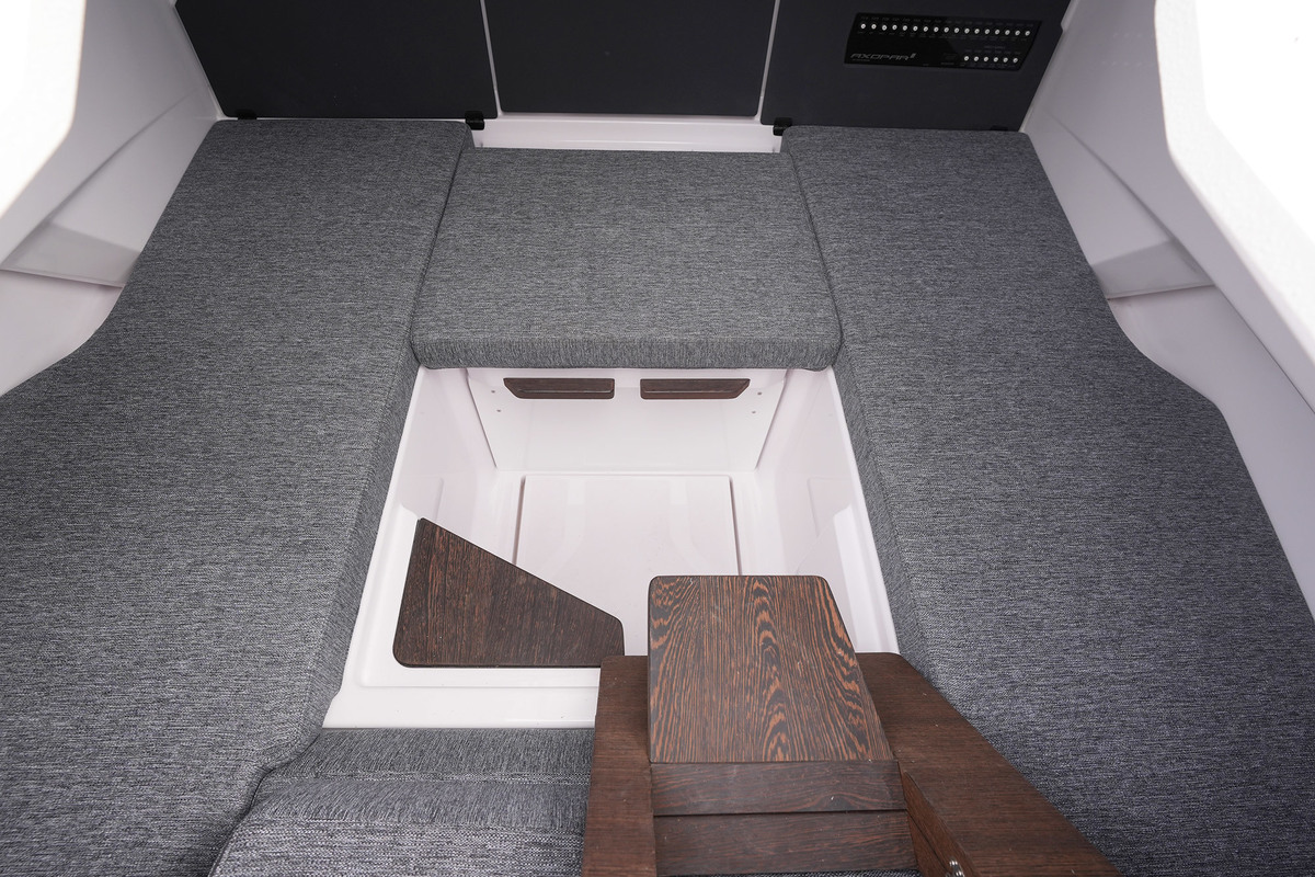 Axopar 29 XC Cross Cabin