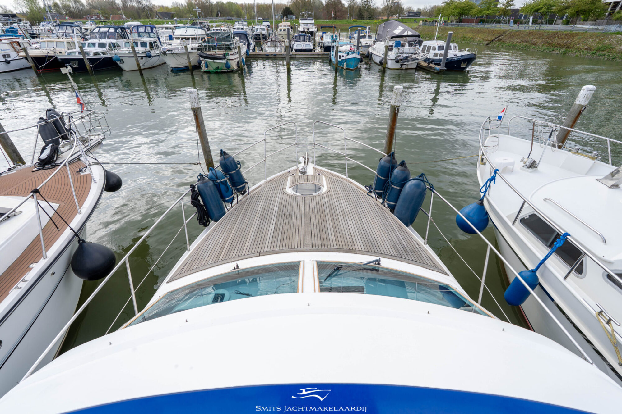 Astor 37 Flybridge