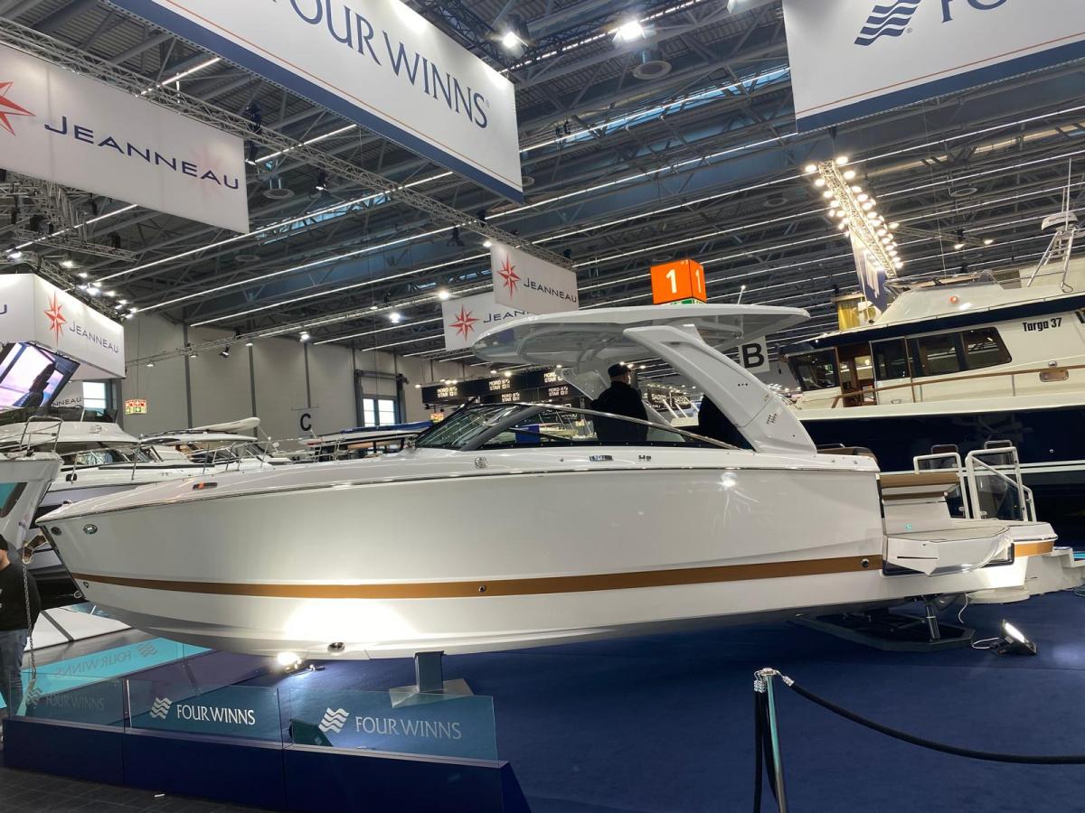 Four Winns H9 Bowrider