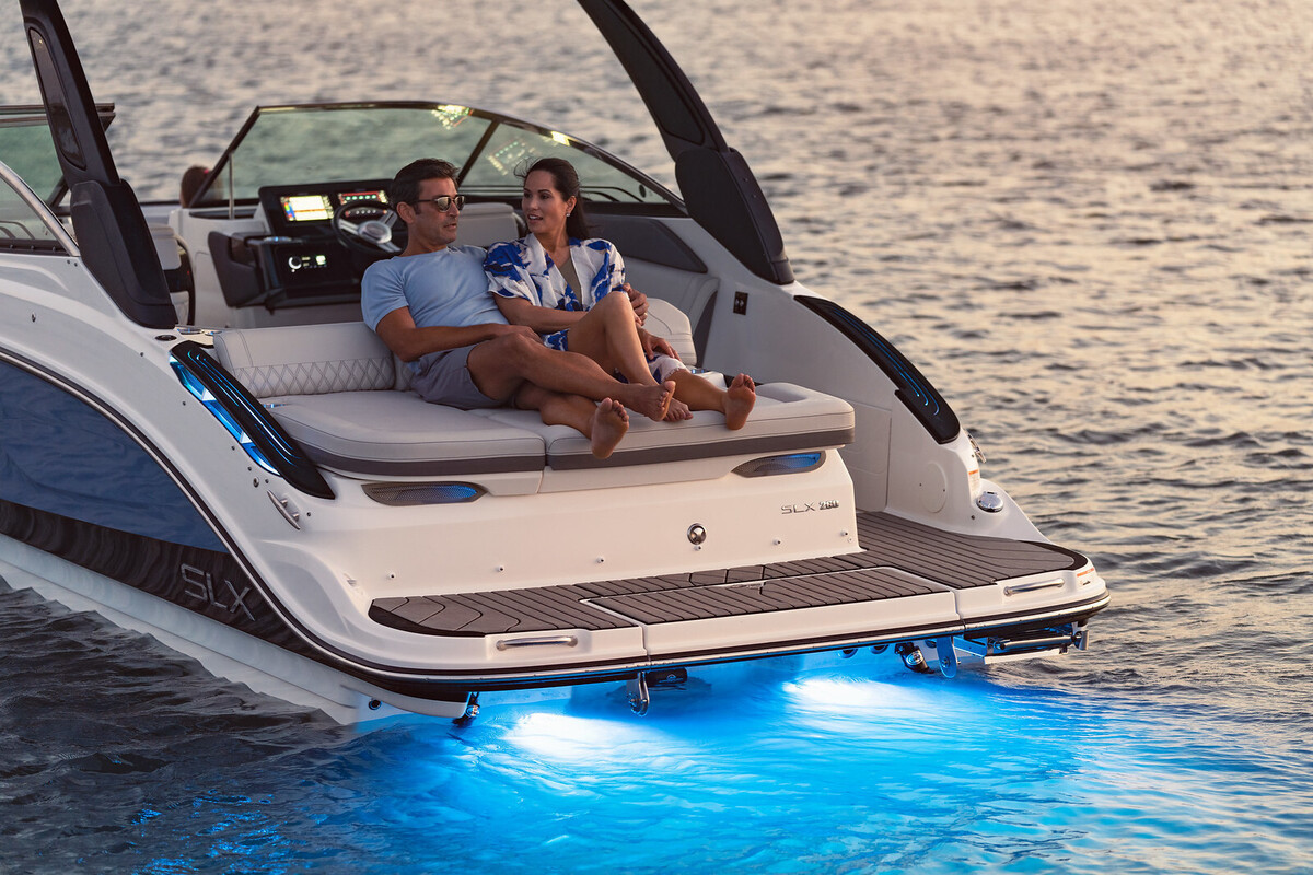 Sea Ray SLX 260