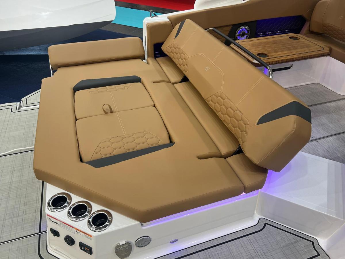 Four Winns H9 Bowrider