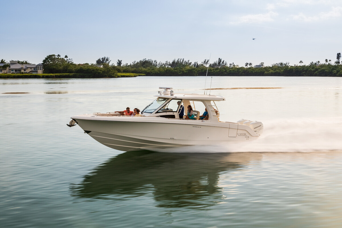 Boston Whaler 350 Realm