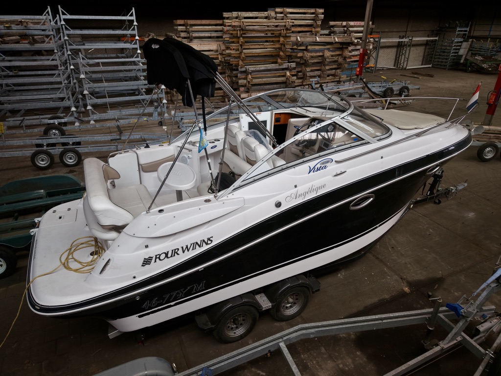 Four Winns 258 Vista