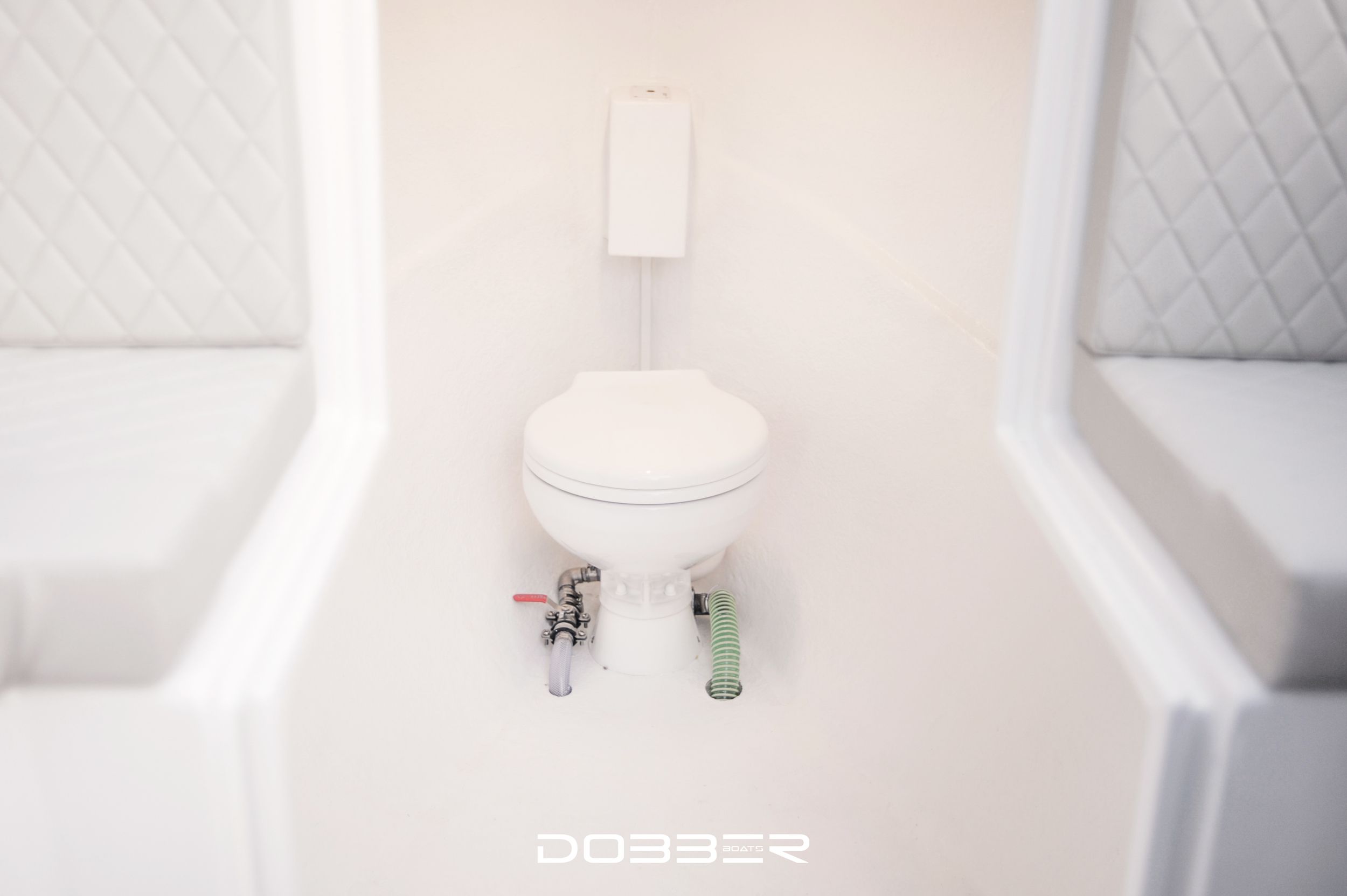 DOBBER 750 Tender