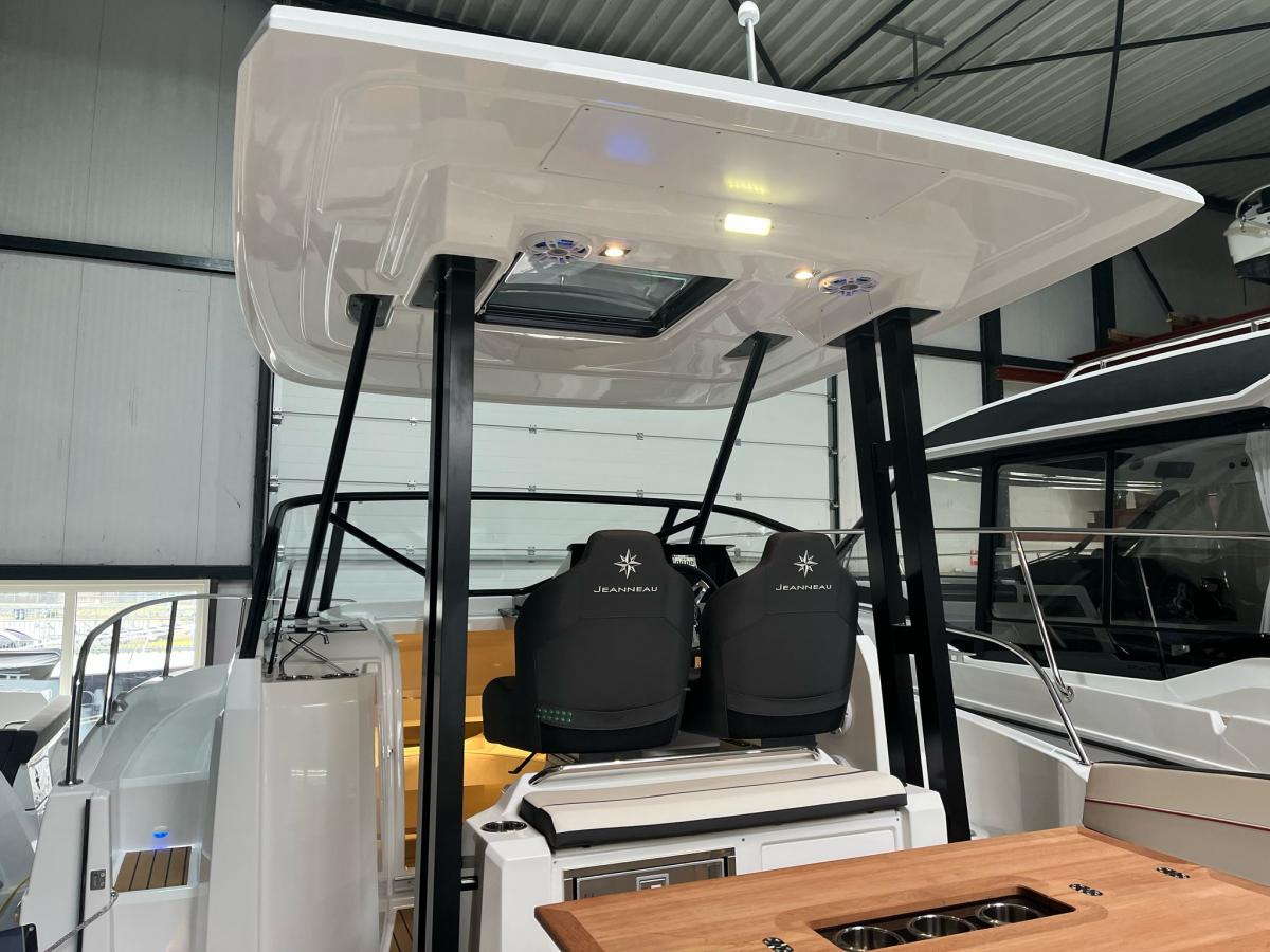 Jeanneau Cap camarat 9.0 WA serie 2
