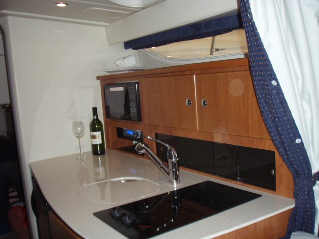 Bayliner 320 met 2x 260 pk Mercruiser van bouwjaar 2008!