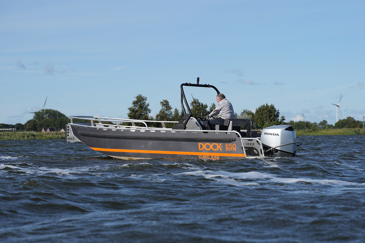 Dock Steel 650