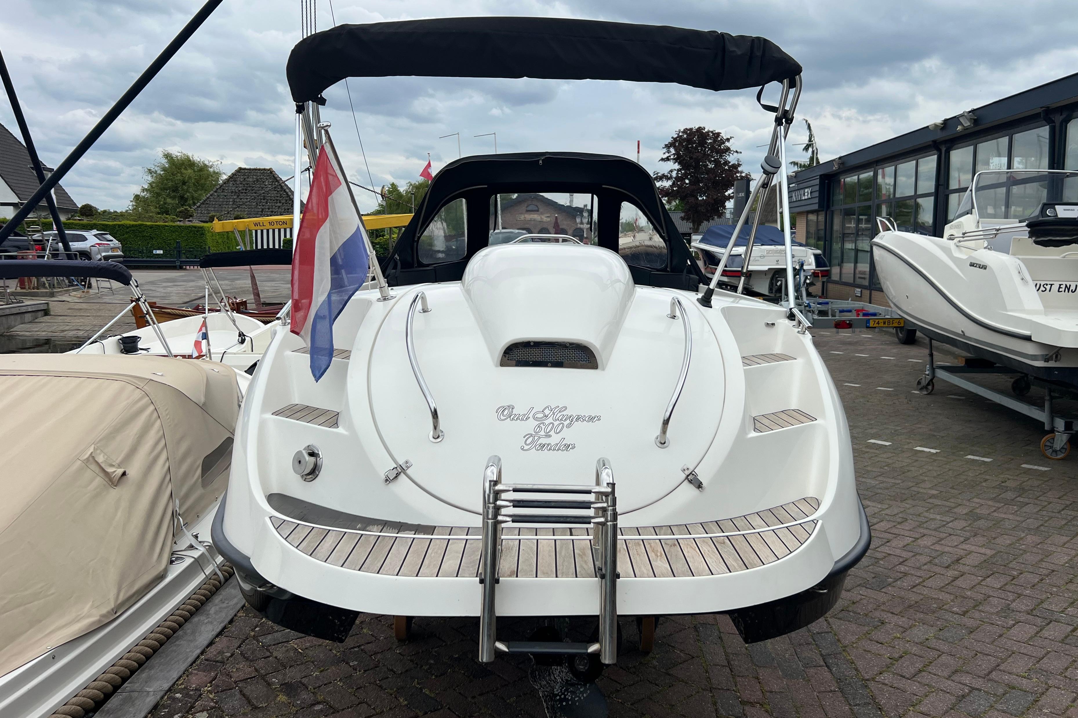 Oud Huijzer 600 Tender