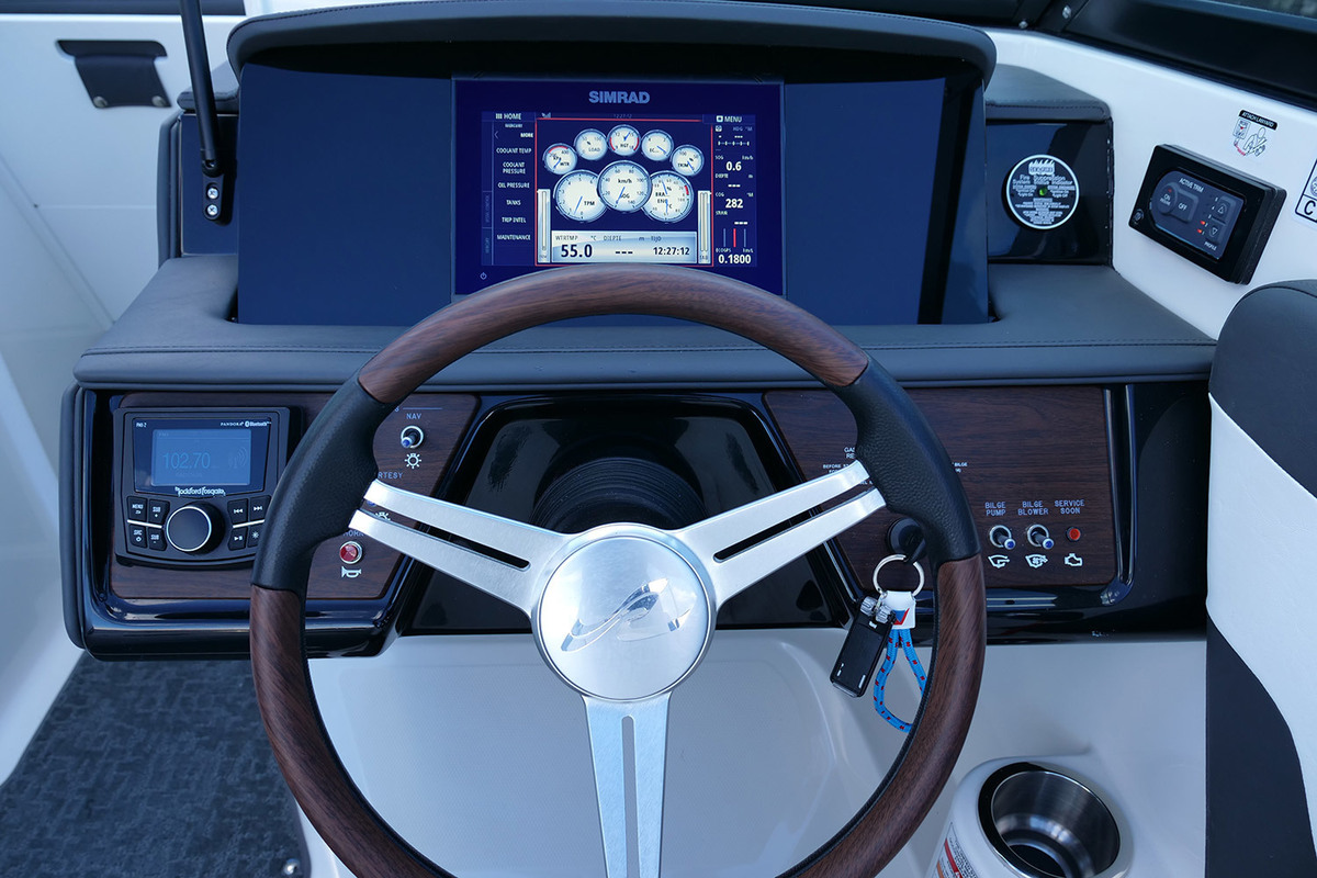 Sea Ray SPX 230