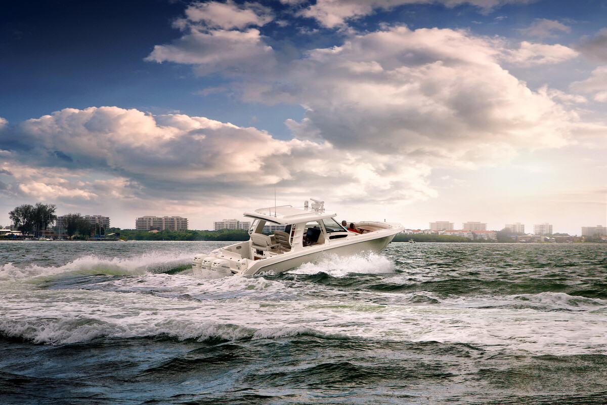 Boston Whaler 350 Realm