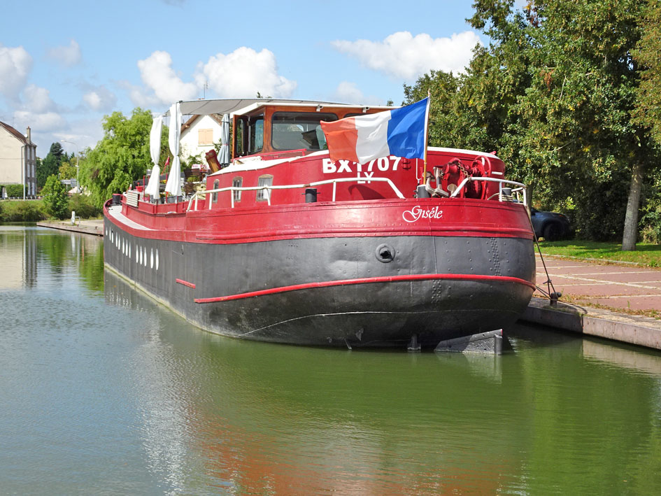 Spits Varend Woonschip 30.53 met UBC