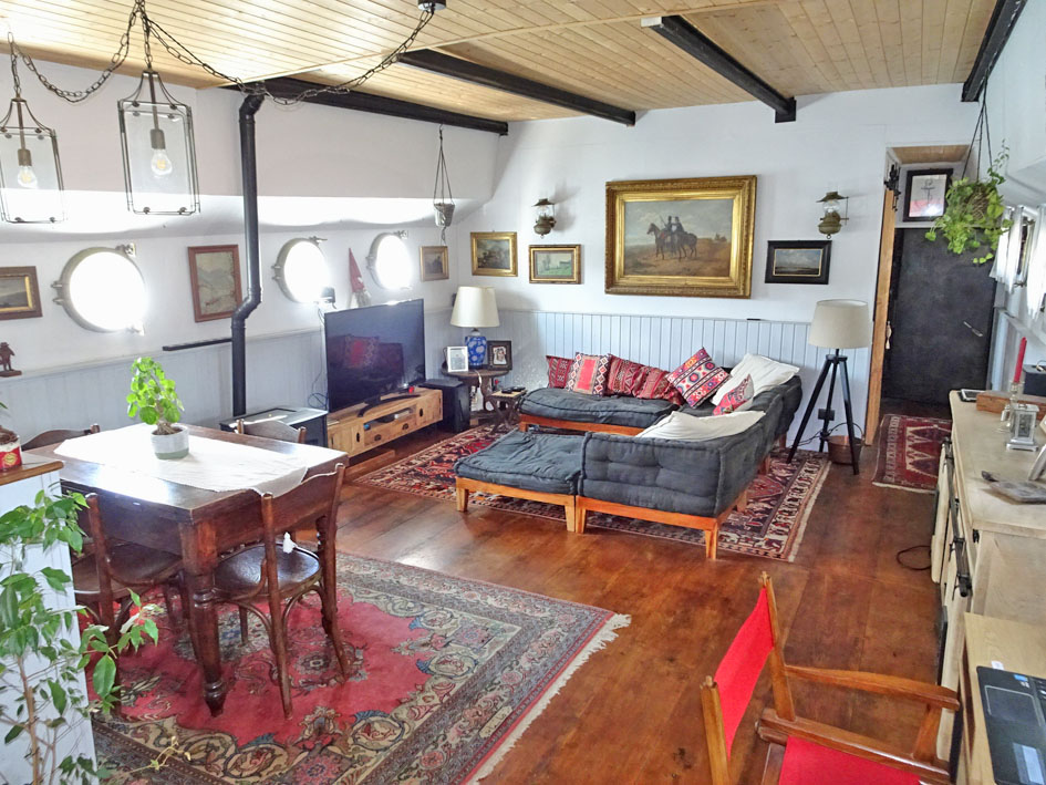 Spits Varend Woonschip 30.53 met UBC