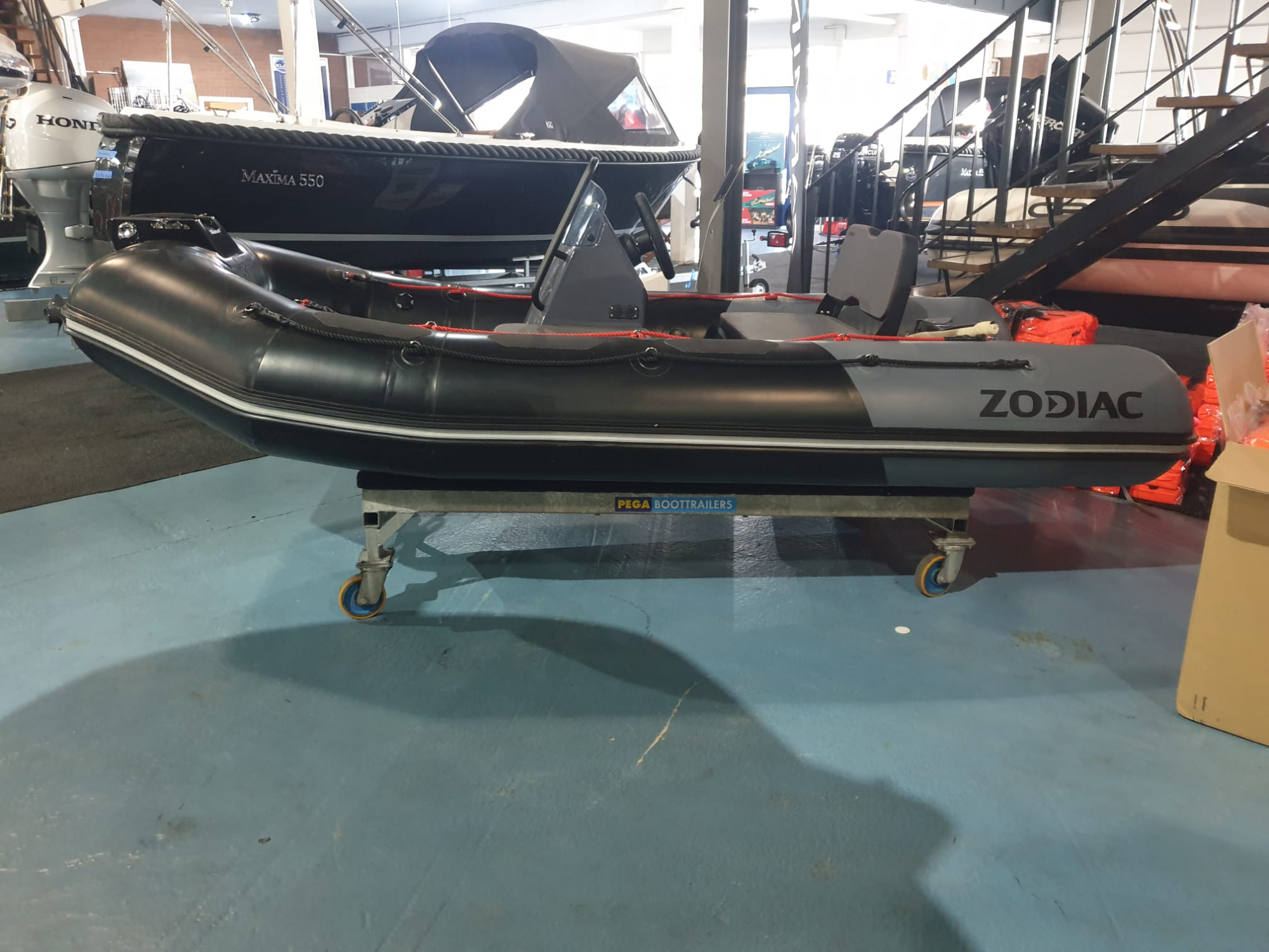 Zodiac AANBIEDING -  Open 3.4 Hypalon met Honda 10 pk!