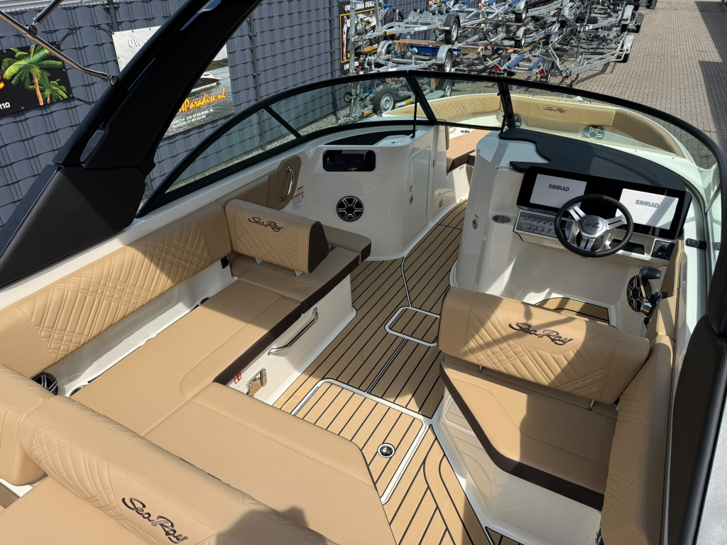 Sea Ray SDX 230