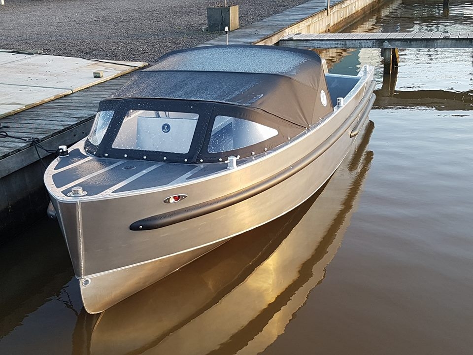 Van Vossen VanVossen Tender 650 (sport)