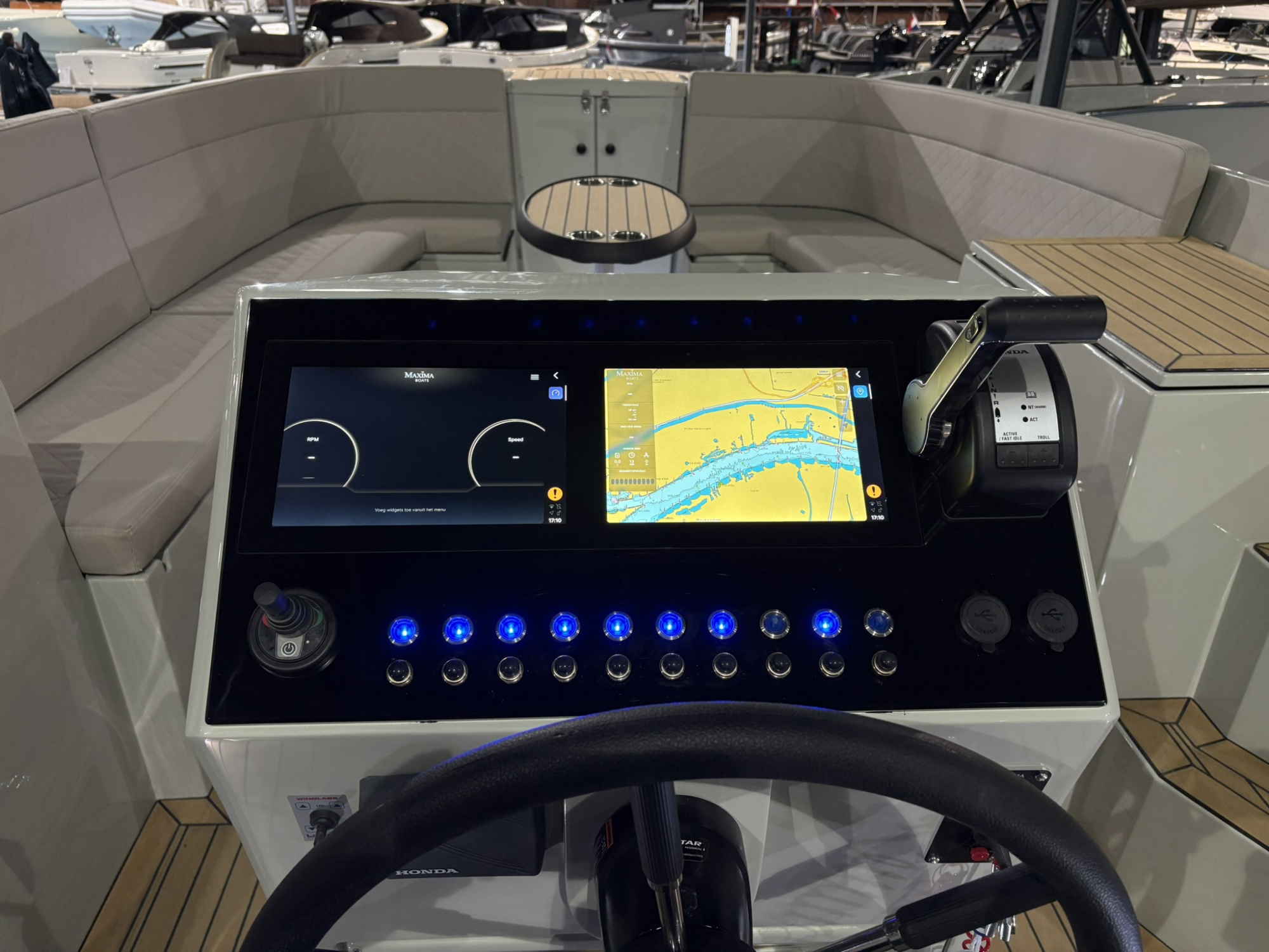 Maxima Boats 840 metallic gespoten op voorraad!