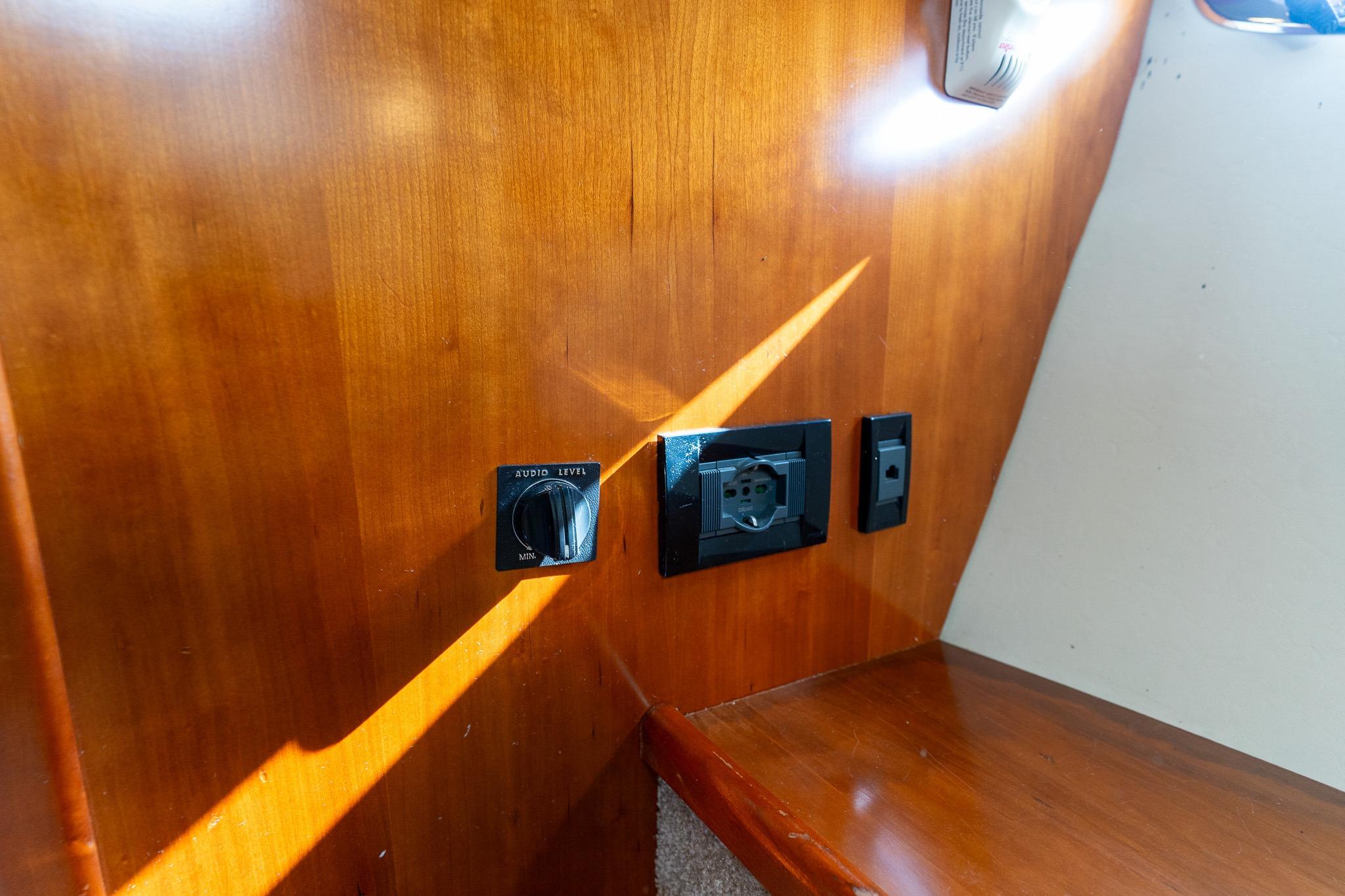 Cruisers Yachts 415 Express Motoryacht