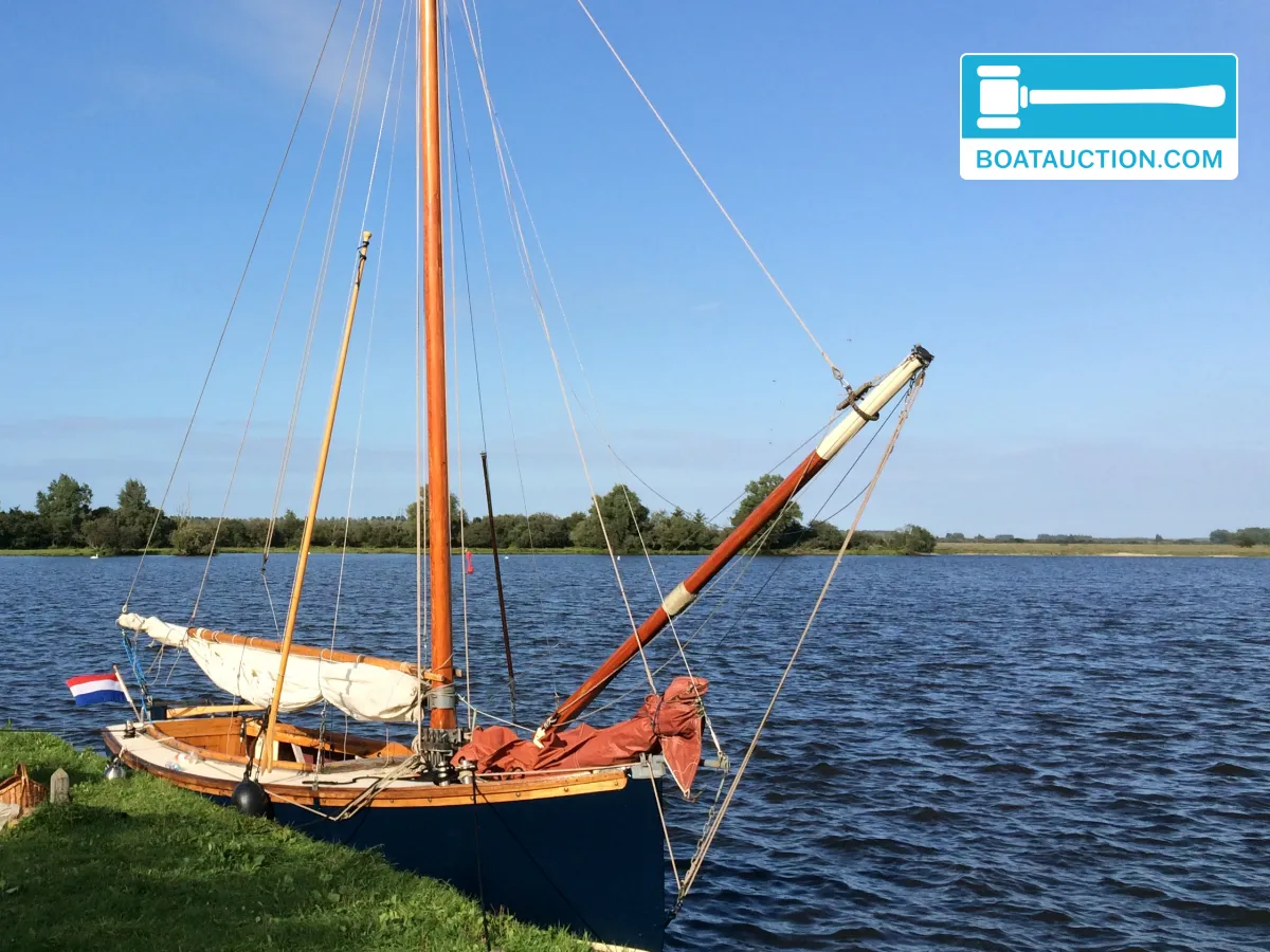 Falmouth Working Boat 690