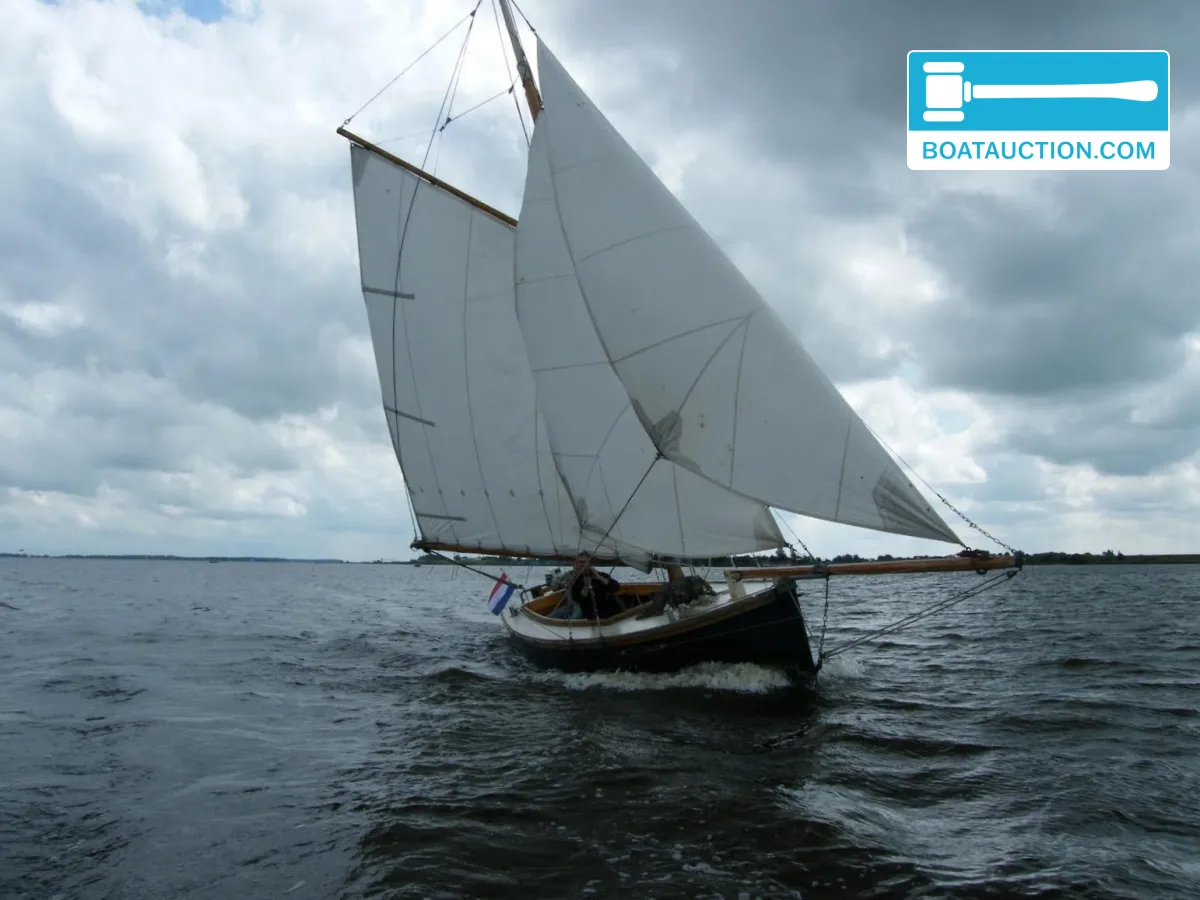 Falmouth Working Boat 690