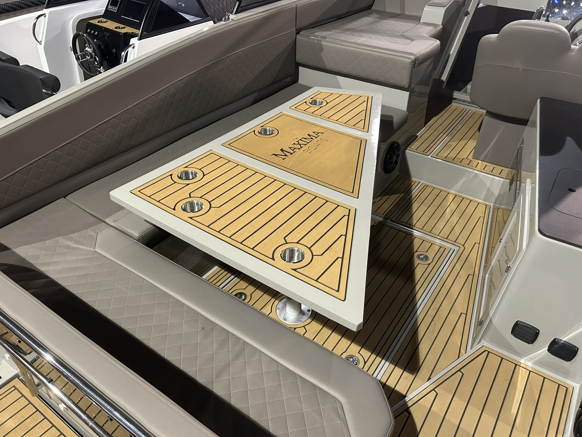 Maxima Boats 800 Cabin met 2x Honda 200 pk bouwjaar 2024