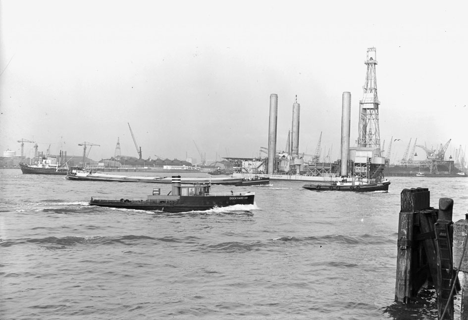 Dockyard 13, Motor tender