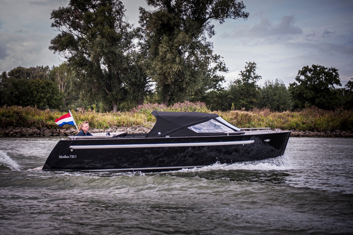 Maxima Boats 730i