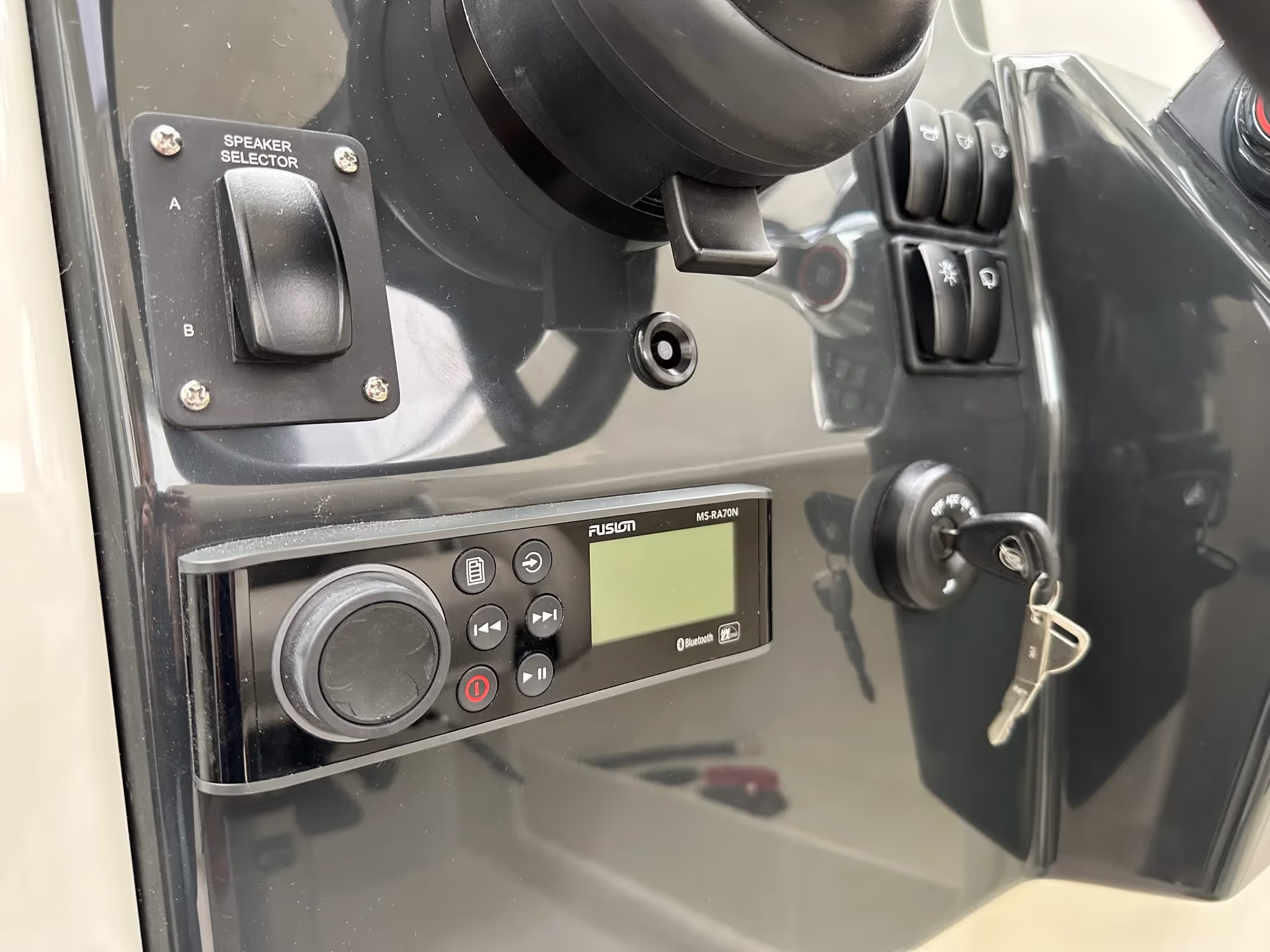 Quicksilver 755 Weekend