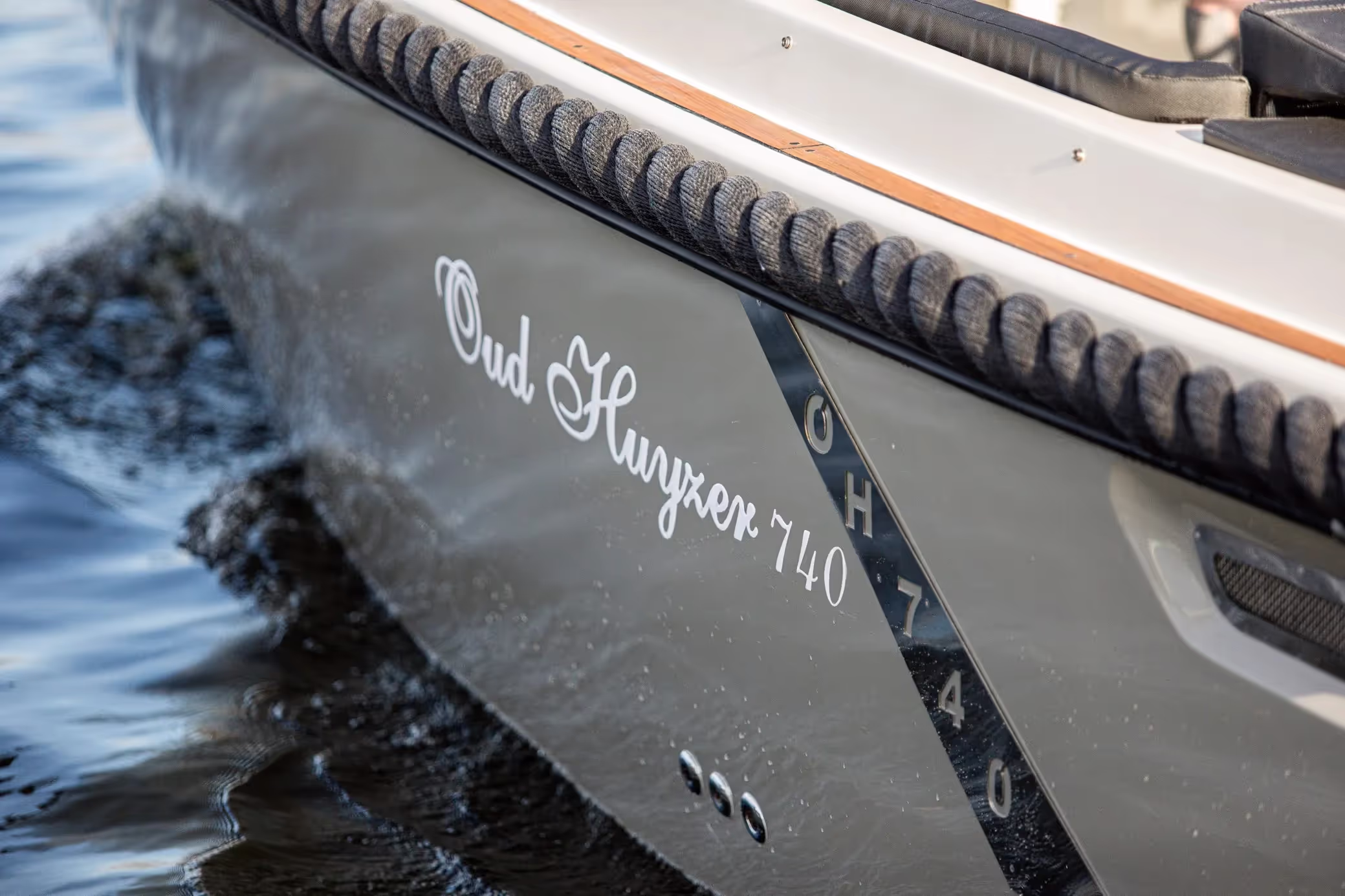 Oud-huijzer 740 Tender