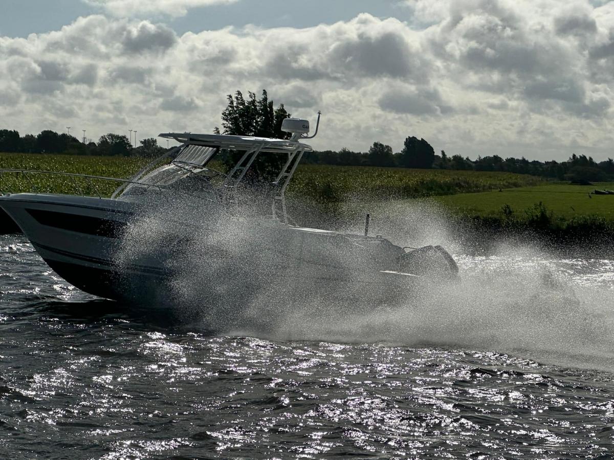 Jeanneau Cap Camarat 9.0 Walk Around with Hard-Top and airconditioning
