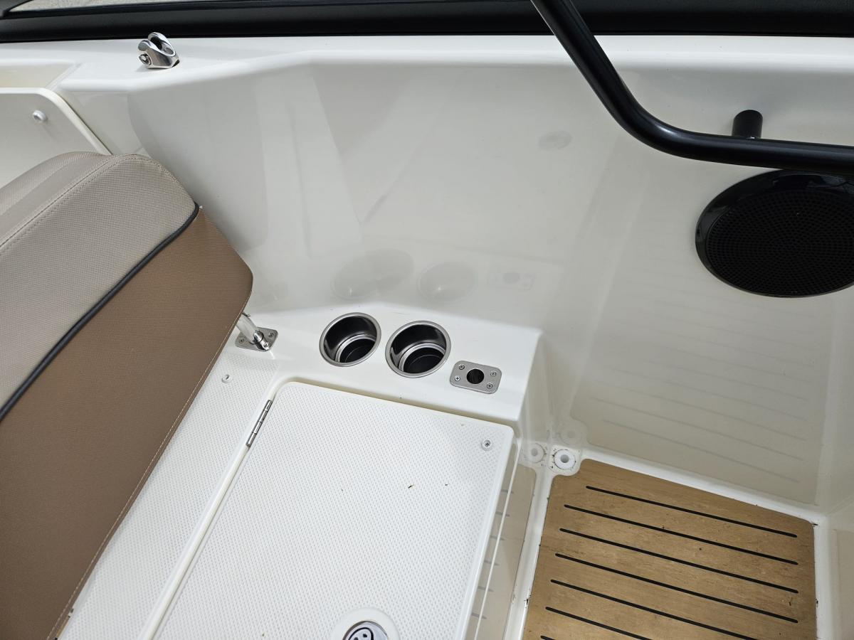 Quicksilver 675 Activ Cruiser