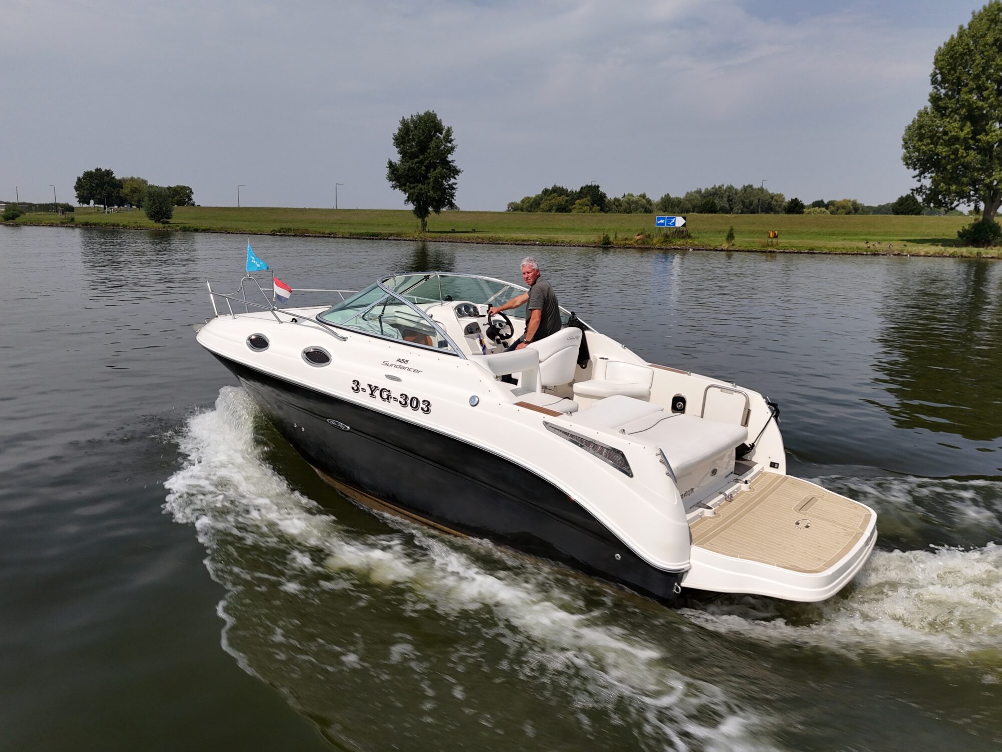 Sea Ray 255 Sundancer