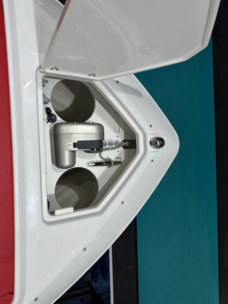 Four Winns H9 Bowrider