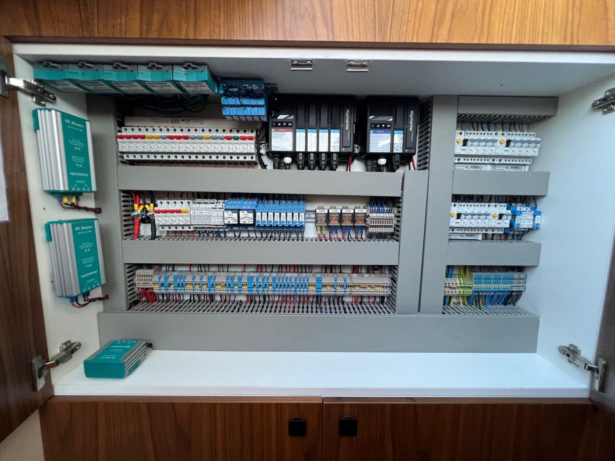 Van den Hoven Van den Hoven Executive 15.00 MK II