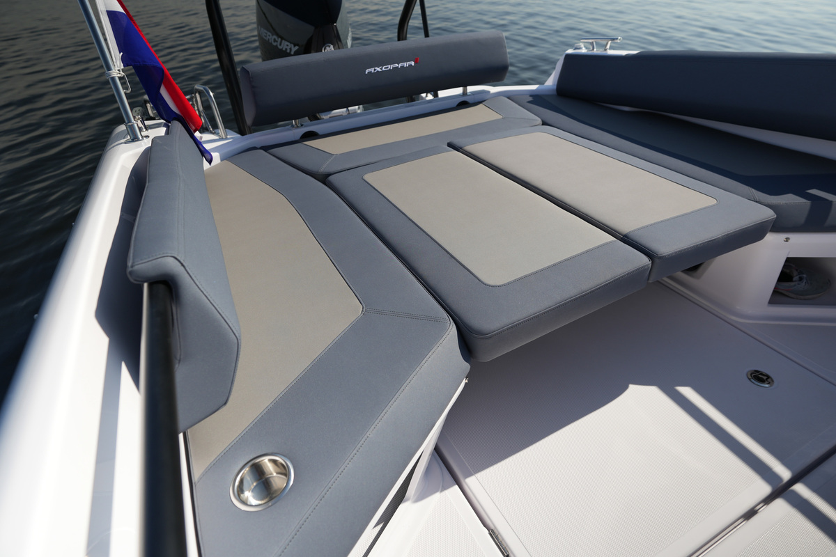 Axopar 25 Cross Bow & Cross Top