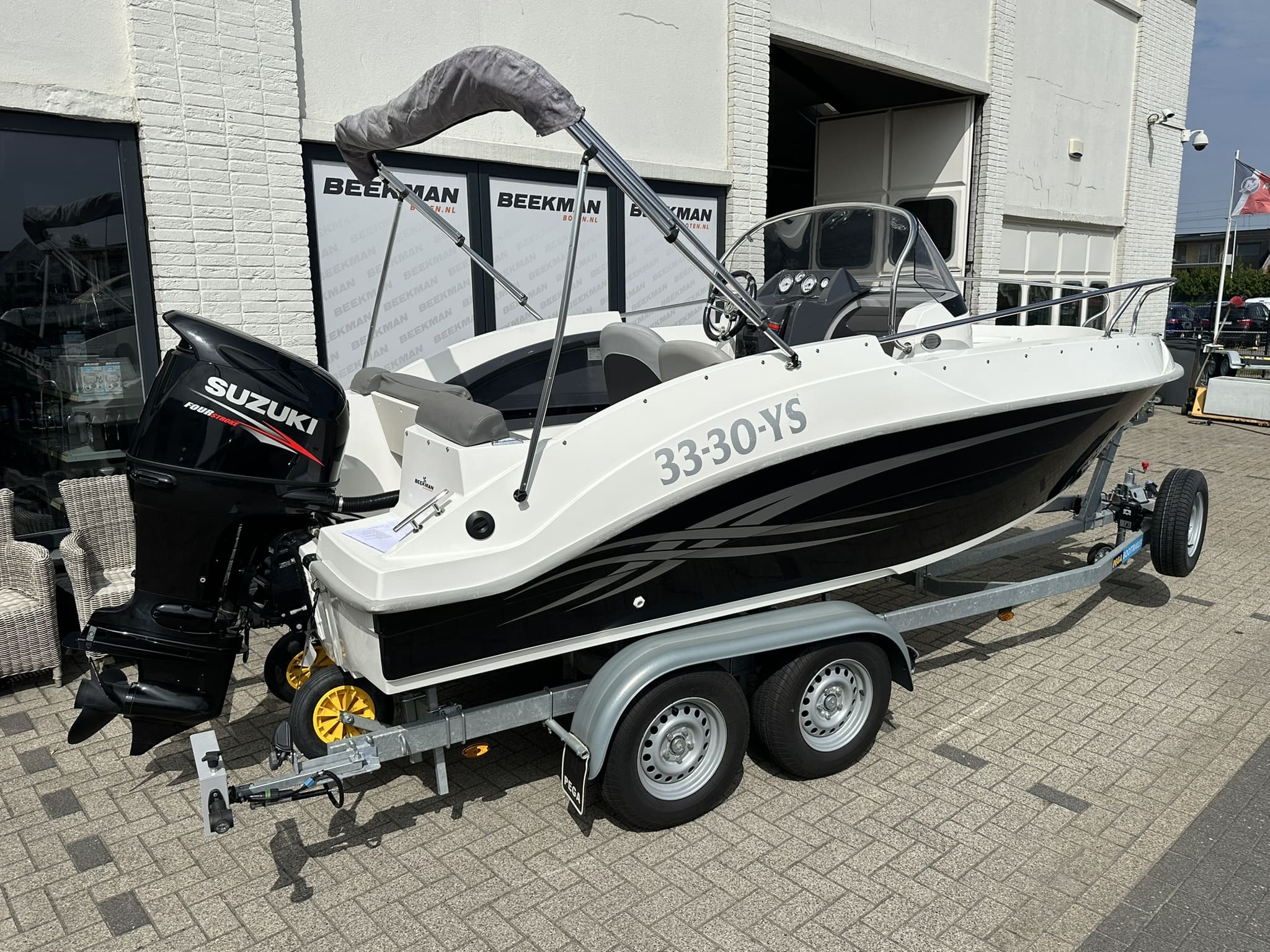 Trident 550 Open